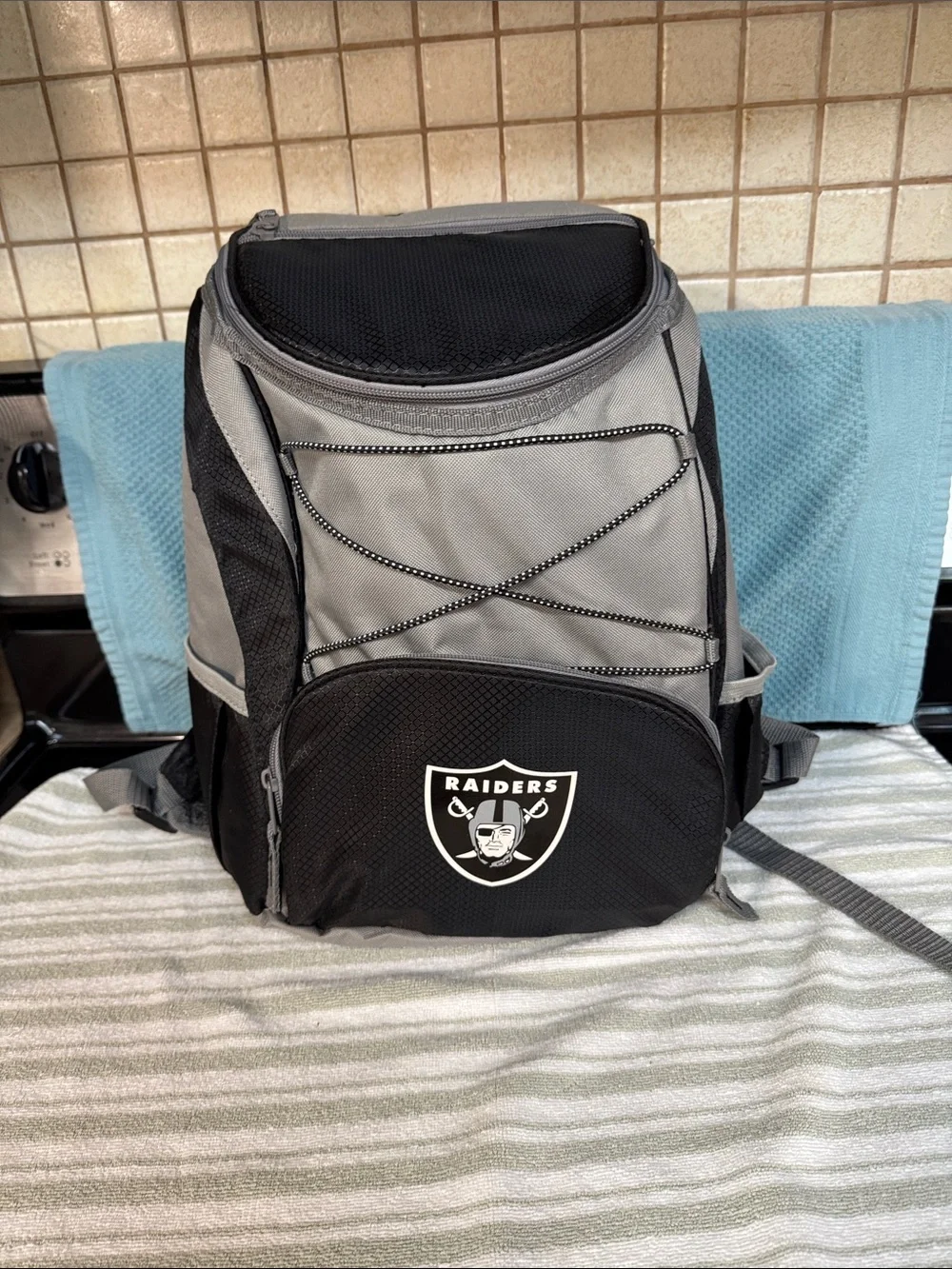 NFL Black and Gray Raiders PTX Backpack Cooler Fully Insulated Hold 20 Cans NWT